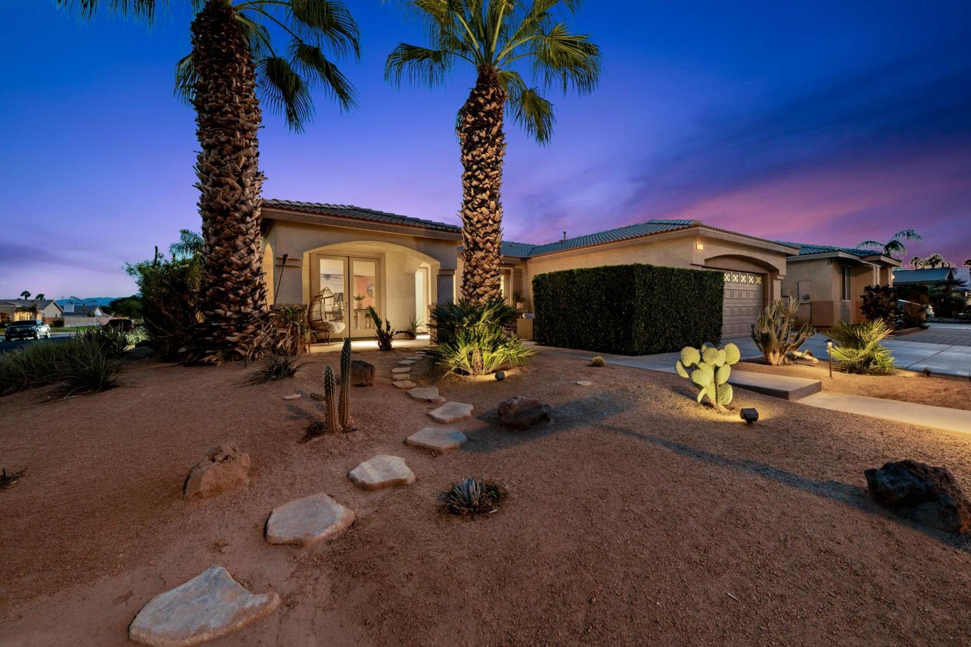 Casa Desert Muse With Heated Pool Firepit Mini Golf And Games * Indio