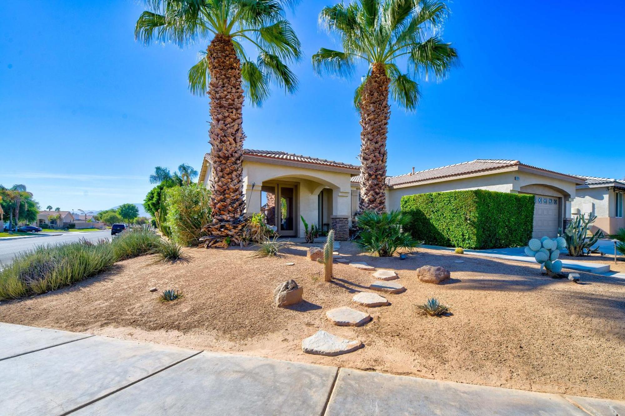 Hébergement de vacances Casa Desert Muse With Heated Pool Firepit Mini Golf And Games *