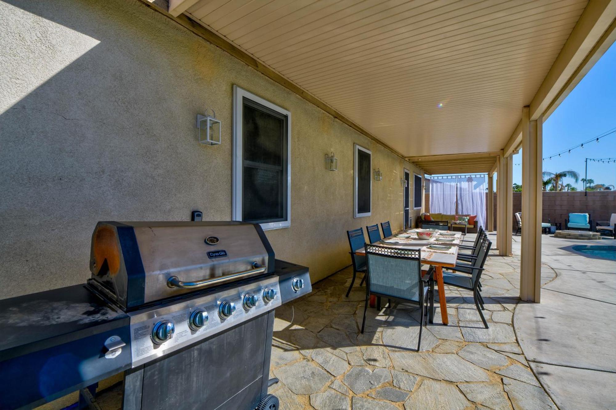 Hébergement de vacances Casa Desert Muse With Heated Pool Firepit Mini Golf And Games Indio